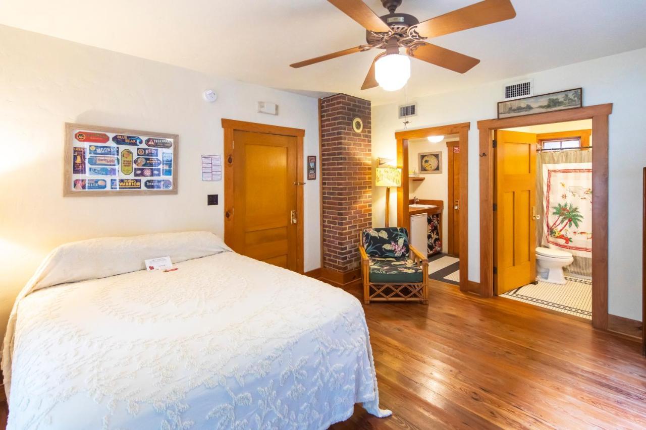 Hibiscus Coffee & Guesthouse Grayton Beach Dış mekan fotoğraf