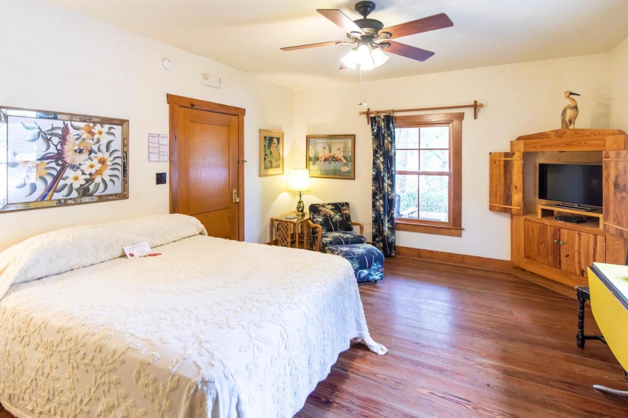 Hibiscus Coffee & Guesthouse Grayton Beach Dış mekan fotoğraf