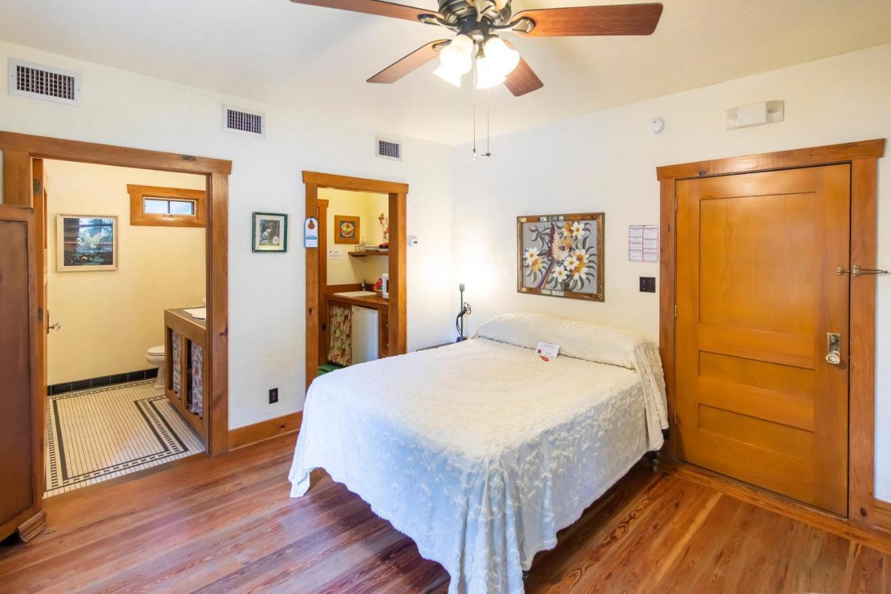 Hibiscus Coffee & Guesthouse Grayton Beach Dış mekan fotoğraf