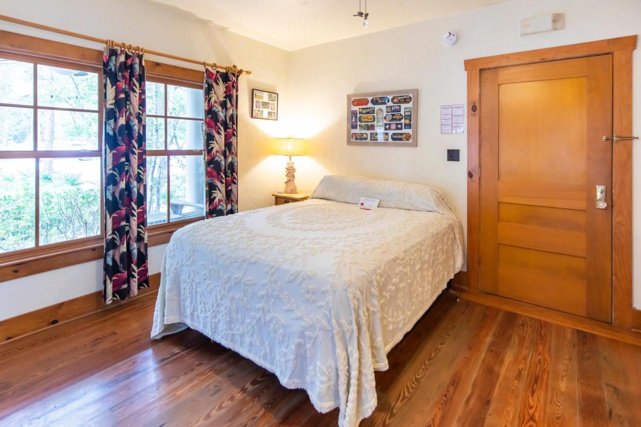 Hibiscus Coffee & Guesthouse Grayton Beach Dış mekan fotoğraf