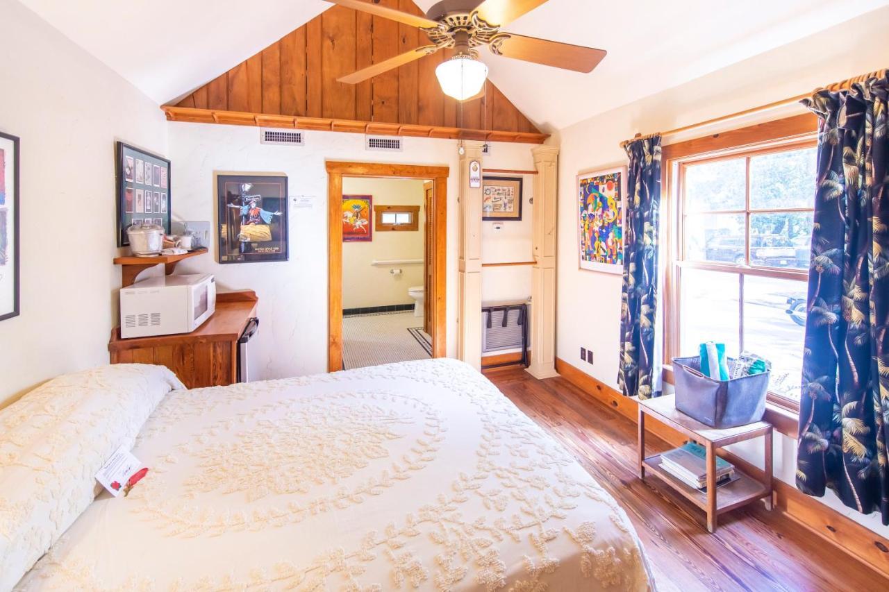 Hibiscus Coffee & Guesthouse Grayton Beach Dış mekan fotoğraf
